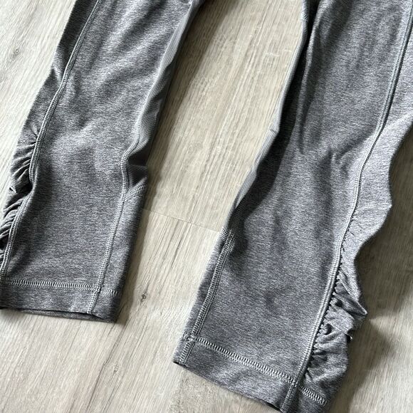 Lululemon Speed Crop Ruched Mesh Insert Leggings Gray‎ - Women’s Size 6 - Picture 4 of 9